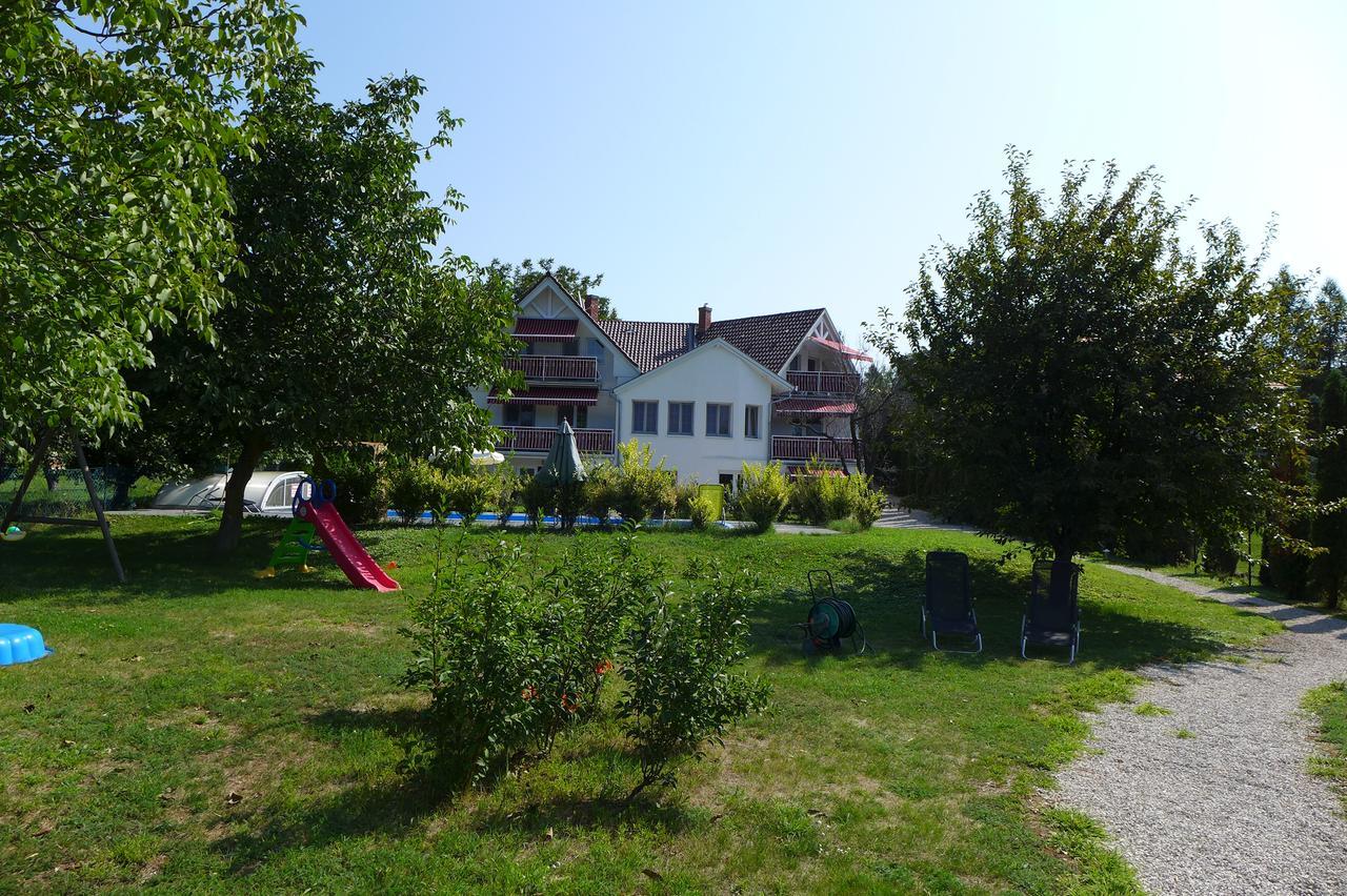 Villa Astoria Balatongyörök 외부 사진